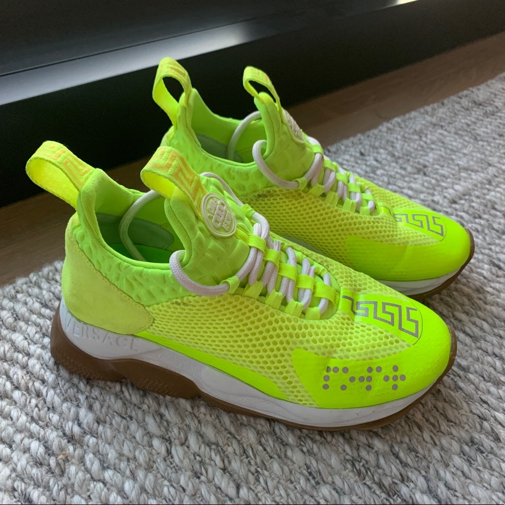 Versace Women’s Chain Reaction Sneaker sz 38 (7.5)